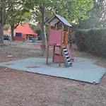 Confortable Maisonnette Dans De