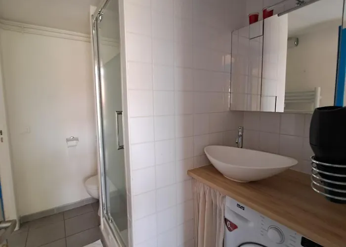 Confortable Maisonnette Dans De Дом отдыха *